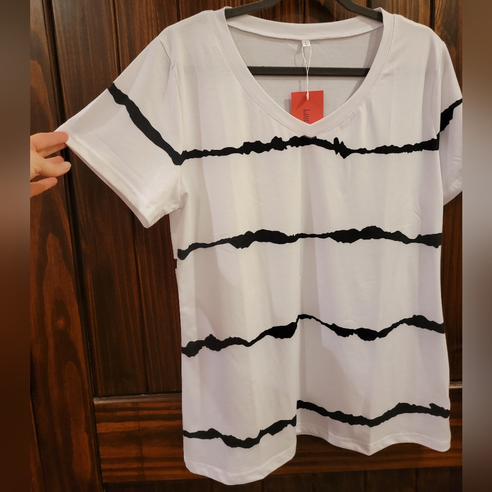 Lunivop Women's Tshirt